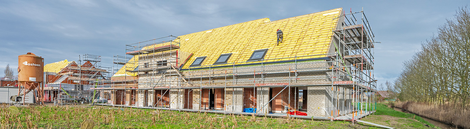 Duurzame nieuwbouwprojecten bij Bostoen sterke isolatie in muren en daken en sterke beglazing