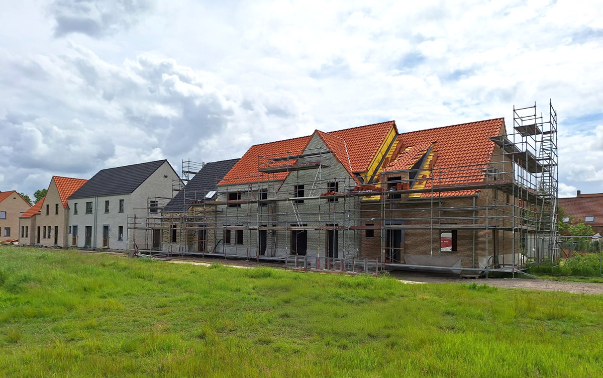 Bostoen landelijke nieuwbouwwoningen in Ramskapelle Hof Teghelrie werf voorgevel